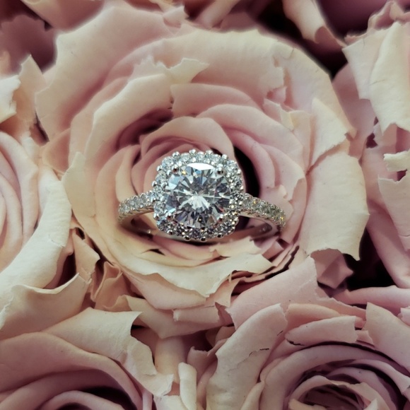 Swarovski Crystal Ring - Picture 4 of 9